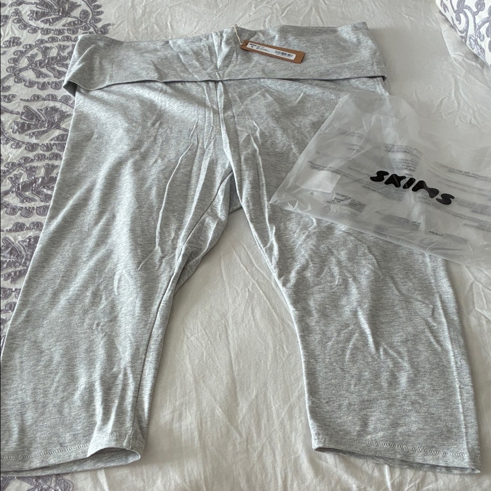 SKIMS Light Grey Fold-Over Capri Leggings